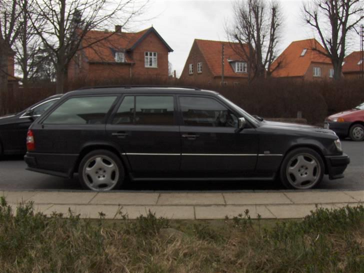 Mercedes Benz 300TD W124  billede 2