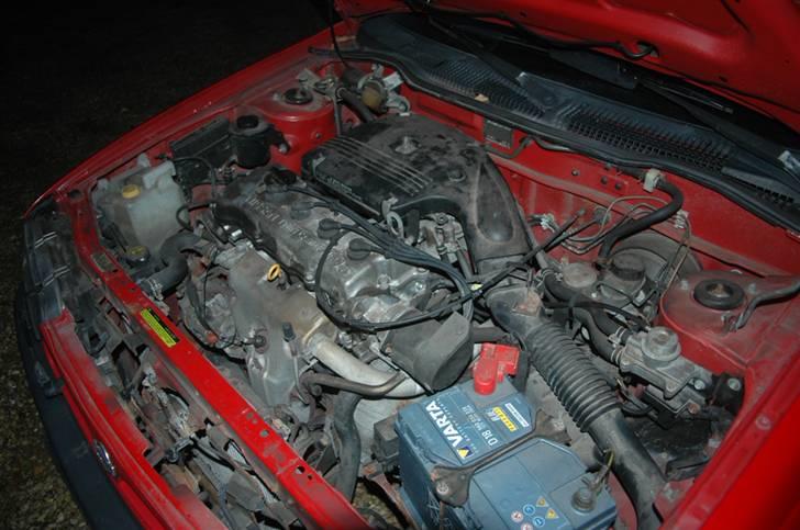 Nissan Sunny SKROTTET billede 1