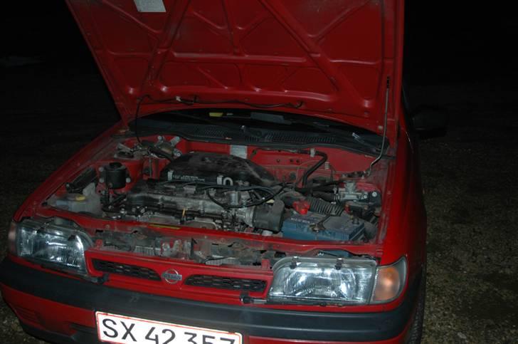 Nissan Sunny SKROTTET billede 2