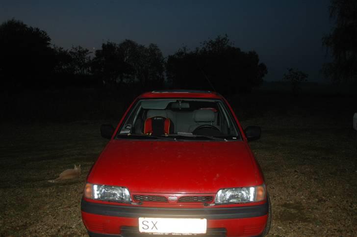 Nissan Sunny SKROTTET billede 7