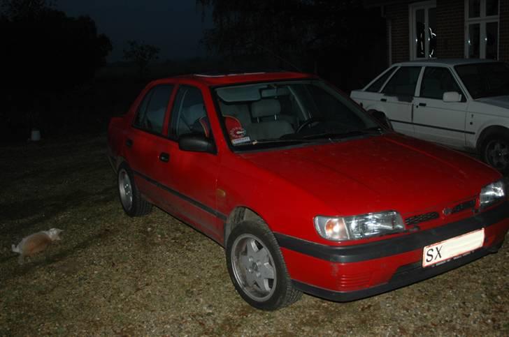 Nissan Sunny SKROTTET billede 8