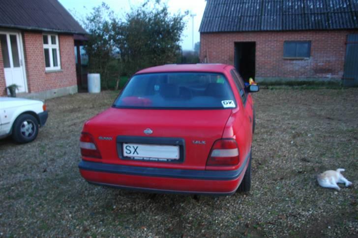 Nissan Sunny SKROTTET billede 10