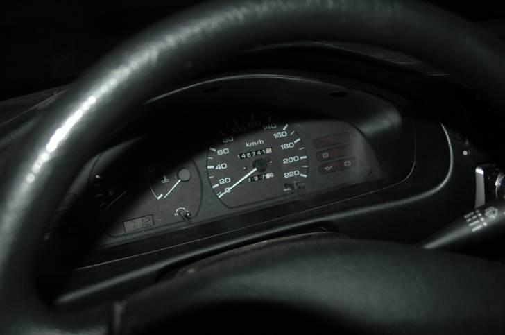 Nissan Sunny SKROTTET billede 12