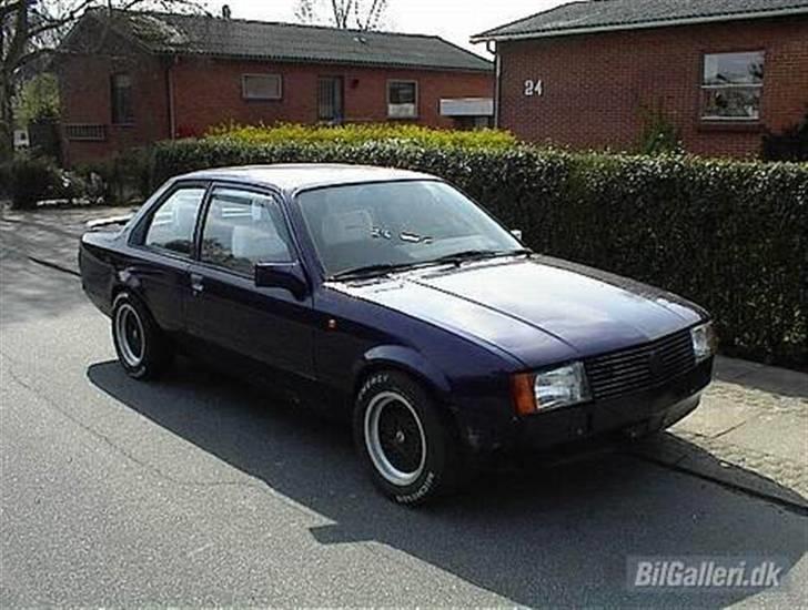 Opel Rekord E1 - 2 dørs! billede 2