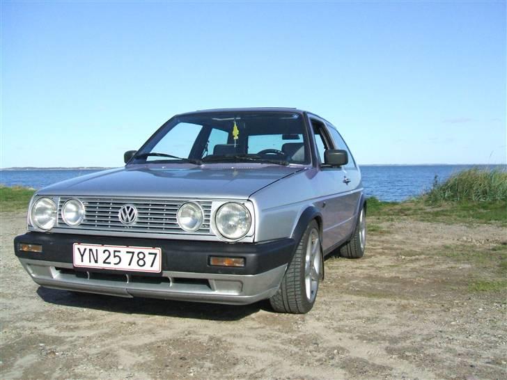 VW Golf 2 1,8 GTI - SOLGT ! billede 1