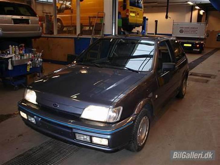 Ford Fiesta XR2iT "Solgt" - Billede lånt af tidligere ejer, nyt kommer snarest muligt :-D billede 2