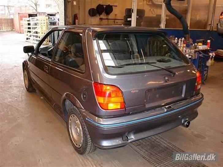 Ford Fiesta XR2iT "Solgt" - Billede lånt af tidligere ejer, nyt kommer snarest muligt :-D billede 5