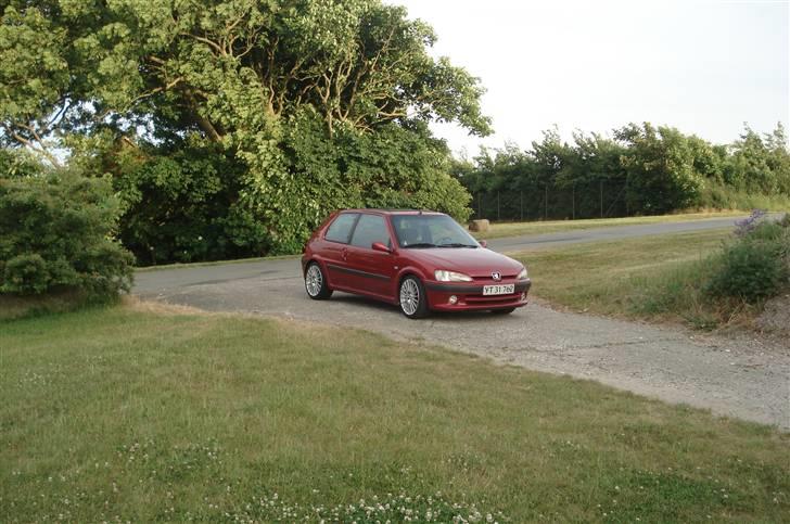 Peugeot 106 1,6 GTI  SOLGT billede 1