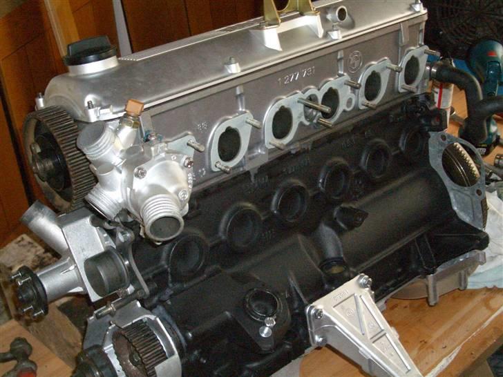 BMW 320I cab "nye billeder" - motor samlet  billede 16