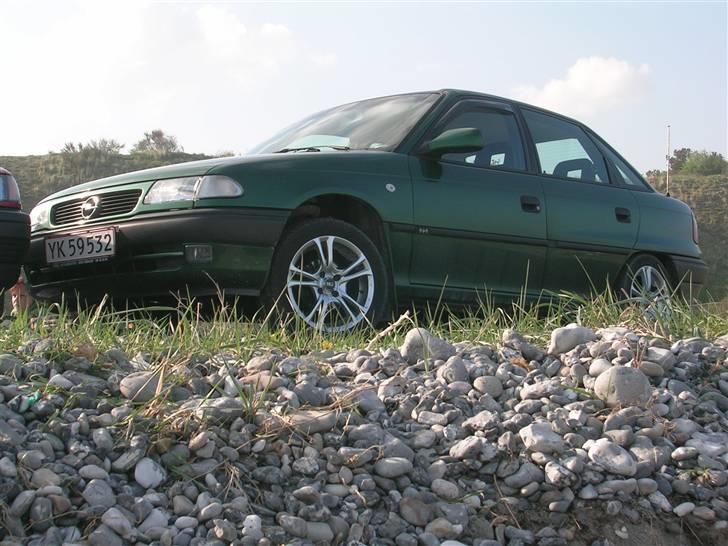 Opel Astra Sedan Comfort --SOLGT-- billede 1