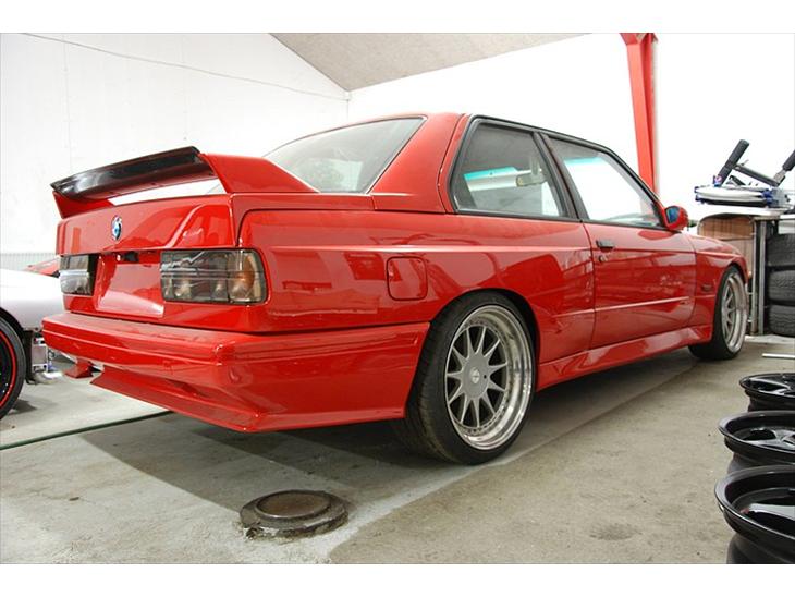 {{currentPhoto.altText}} billede {{currentPhoto.number}}