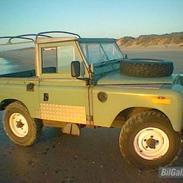 Land Rover 88"