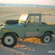 Land Rover 88"