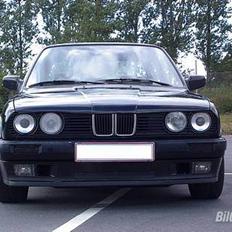 BMW 323i