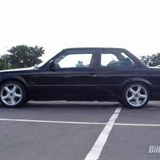BMW 323i
