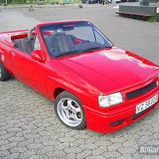 Opel Corsa a Cabriolet