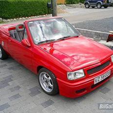 Opel Corsa a Cabriolet