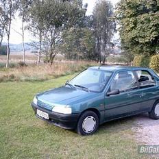 Peugeot 106 1,4 XR (SOLGT)
