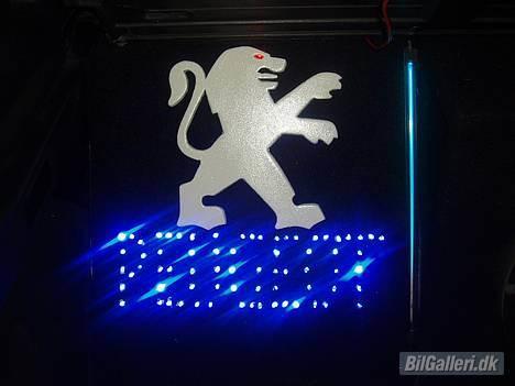 Peugeot 306 cashmere - Peugeot løver er lavet af David G her er et link til hans scooter:  http://www.scootergalleri.dk/html/gal_visbil.asp?ID=17765 billede 6