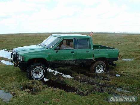 Toyota HiLux 4x4 billede 4