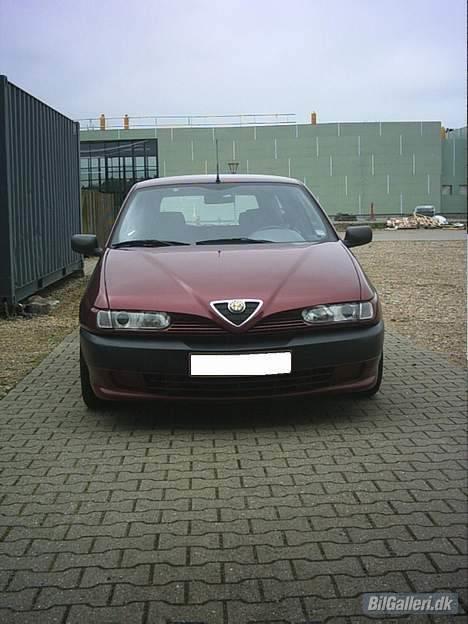 Alfa Romeo 145 billede 1