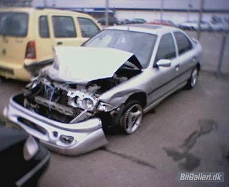 Ford Mondeo - Jep.. lidt glat på motorvejen..  billede 3