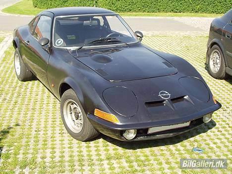 Opel GT-AL*SOLGT* - Yep, sån ser hun ud nu, når man ser hende forfra.. :) billede 3