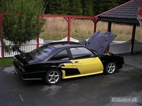 Opel Manta B GT/J 2.0 16V T - Helgevask billede 2