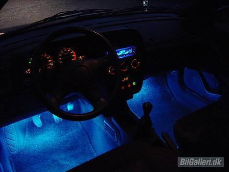 Peugeot 306 XS [Solgt] - Blå neon til blå bil.. det burde være standard. billede 10