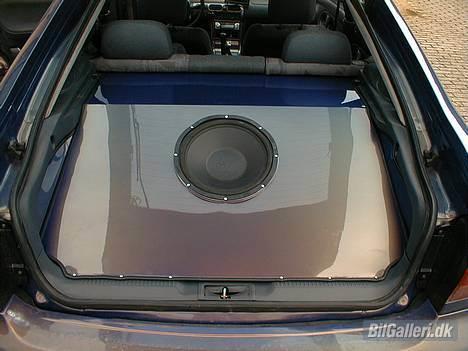 Mazda 626, solgt - Tjek lige farveskiftet billede 1