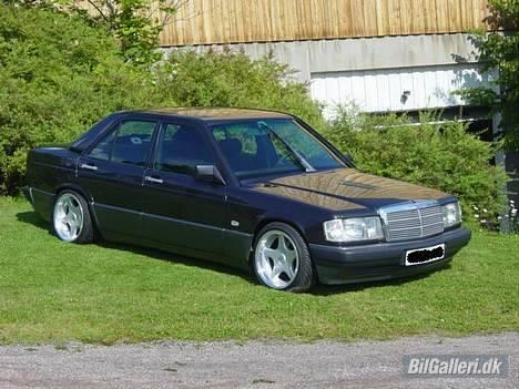 Mercedes Benz 190E billede 2