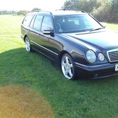 Mercedes Benz E 300 SOLGT