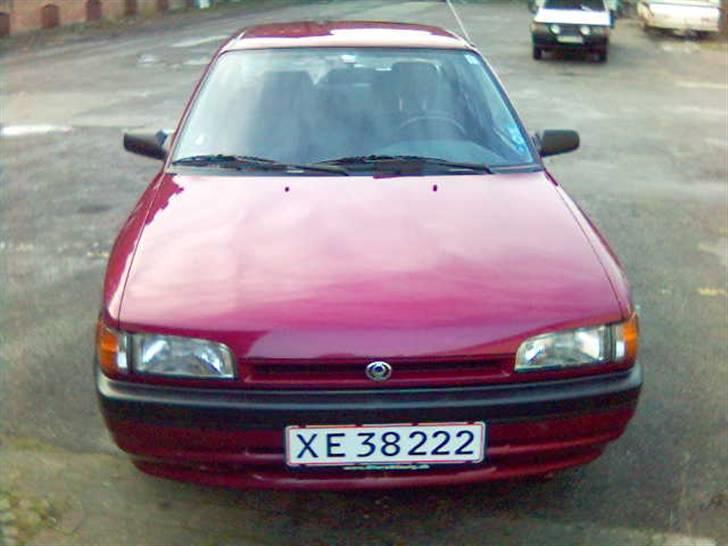 Mazda    323 SOLGT  2011 billede 13