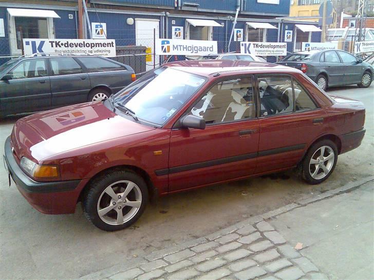 Mazda    323 SOLGT  2011 billede 16