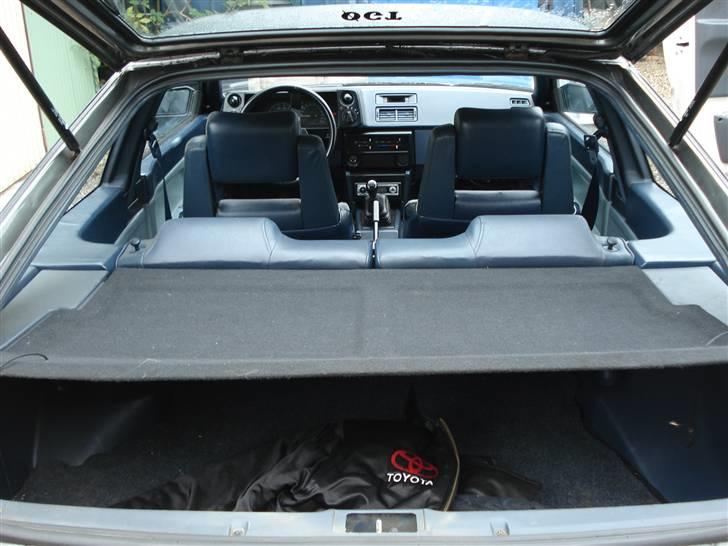 Toyota ae86 coupé - ja det er rigtigt en hatte hylde uden huller hehe :) billede 8