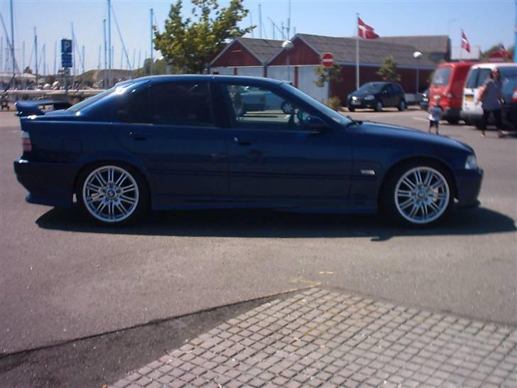 BMW 318i 1,8 billede 11