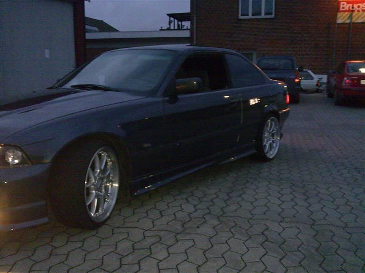 BMW 318is Coupe E36 SOLGT billede 1