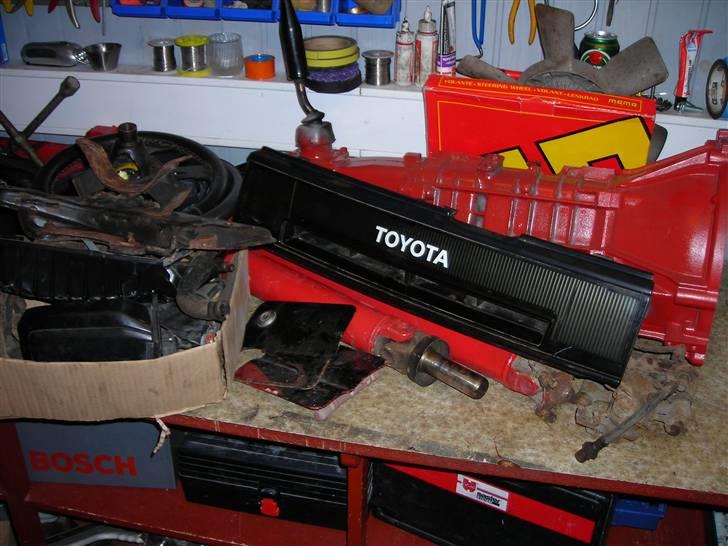 Toyota corolla gt ae86 solgt - gearkasse og en masse andre dele billede 3