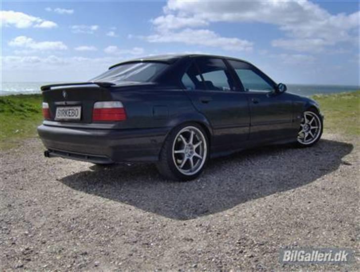 BMW 325i billede 1