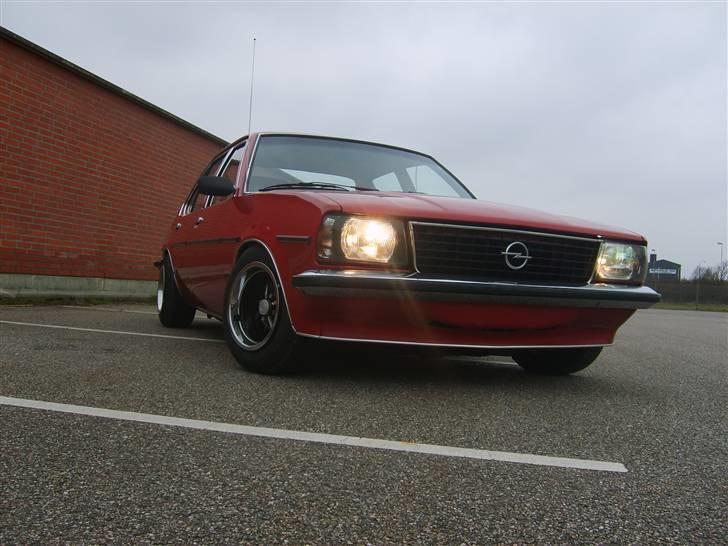 Opel ascona b berlina SOLGT billede 4
