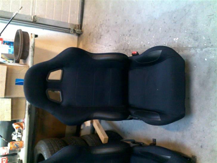 Opel ascona b berlina SOLGT - det første billede efter den store tur så er den forårs klar ;-) (næsten) billede 13