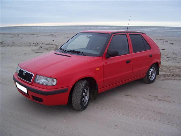 Skoda Felicia *SOLGT*  - fanø turen.... også skulle der lige tages et billed... synes selv at det er ret godt billede 16