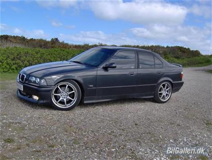 BMW 325i billede 2