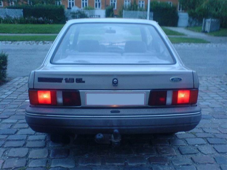 Ford Escort 1,6 CL DØD ! - Før ! billede 3