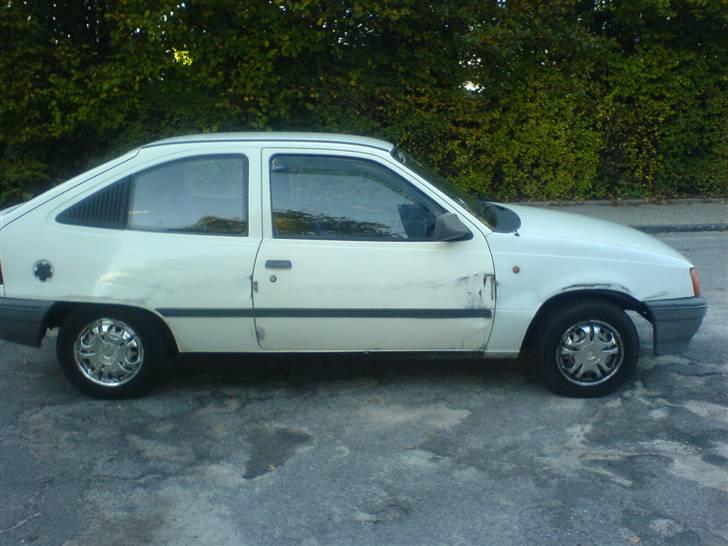 Opel Kadett 1,3 S LS SOLGT ! billede 3