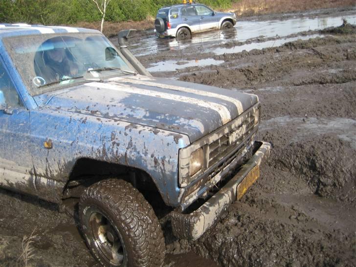 Nissan Patrol Troldepus "Solgt" - Ja sidder vidst fast i et mudderhul billede 14