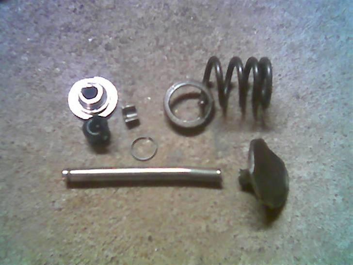 Opel Ascona b Rallybil - det sagde en underlig lyd da ventilen begyndte at slås med stempel billede 11