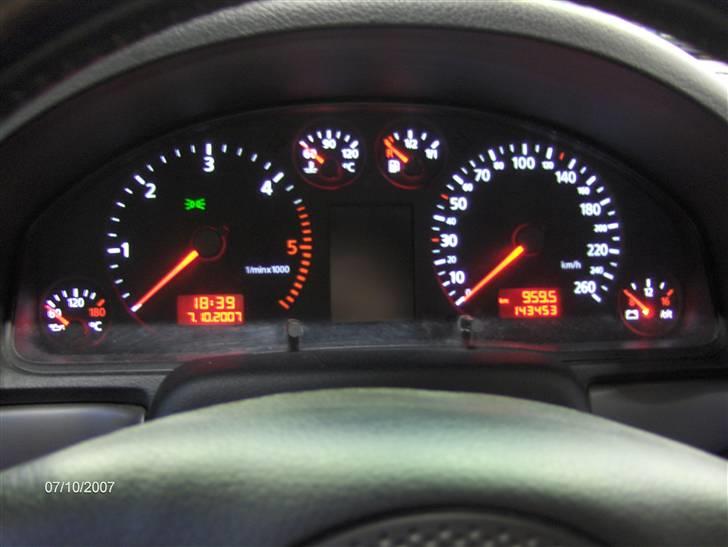 Audi A4 2.5 TDI Quattro billede 1