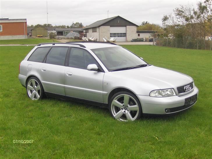 Audi A4 2.5 TDI Quattro billede 2