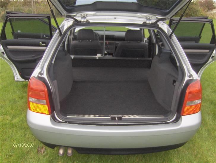 Audi A4 2.5 TDI Quattro billede 8